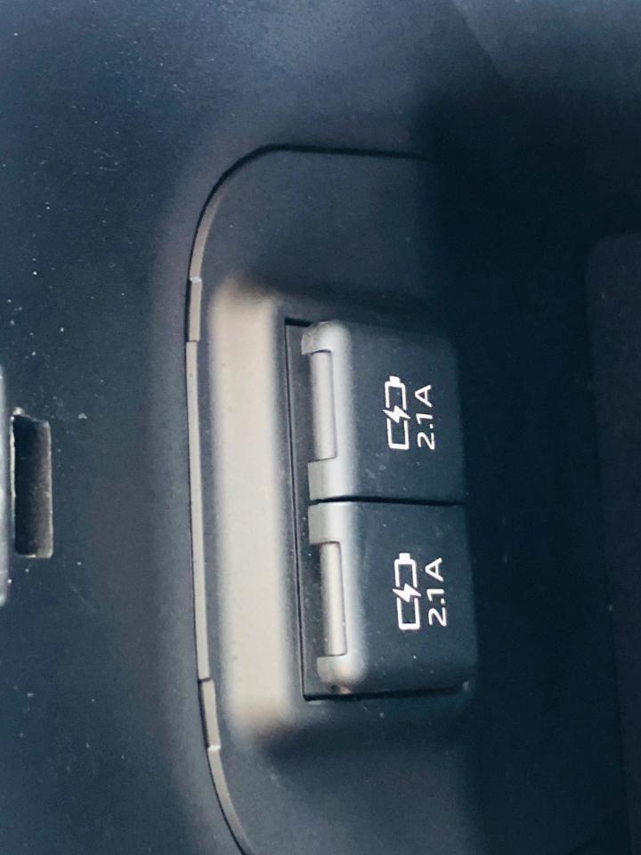 Toyota RAV4 XLE FWD (Natl) 2020