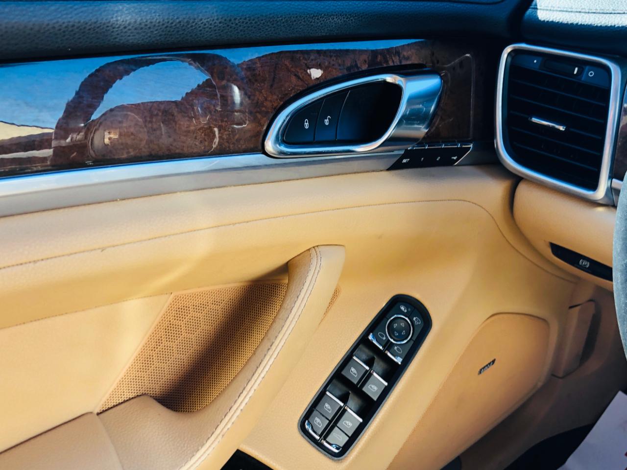 Porsche Panamera 4dr HB 4 2016