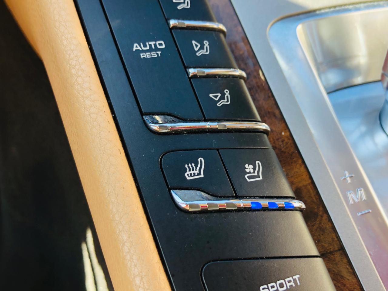 Porsche Panamera 4dr HB 4 2016