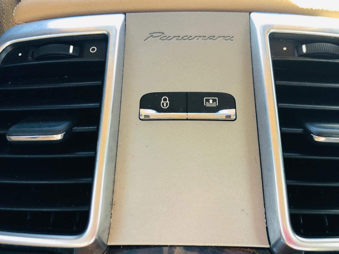 Porsche Panamera 4dr HB 4 2016