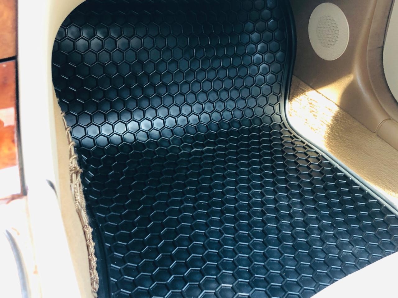 Mercedes-Benz E-Class 4dr Sdn 3.0L BlueTEC RWD 2009