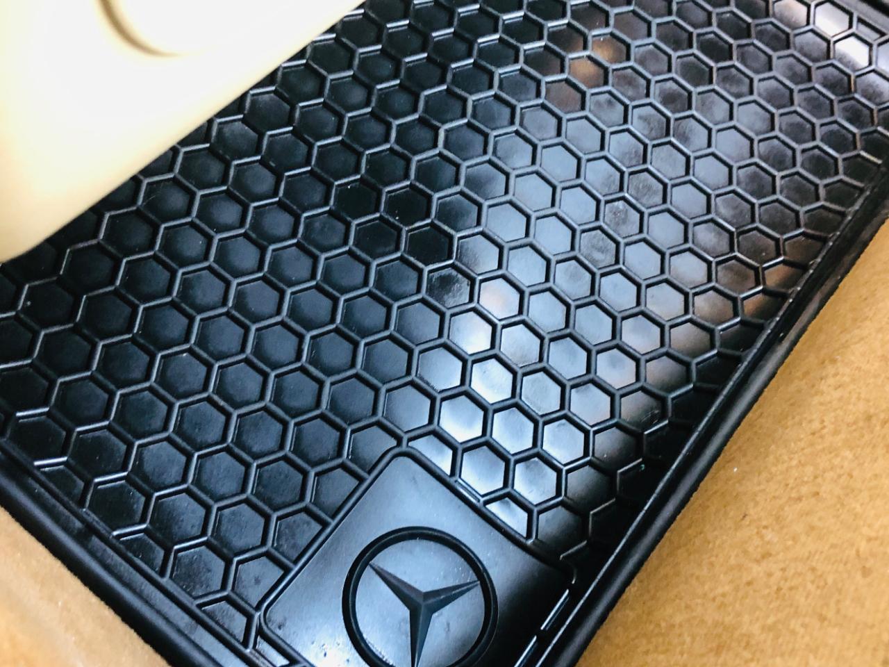 Mercedes-Benz E-Class 4dr Sdn 3.0L BlueTEC RWD 2009