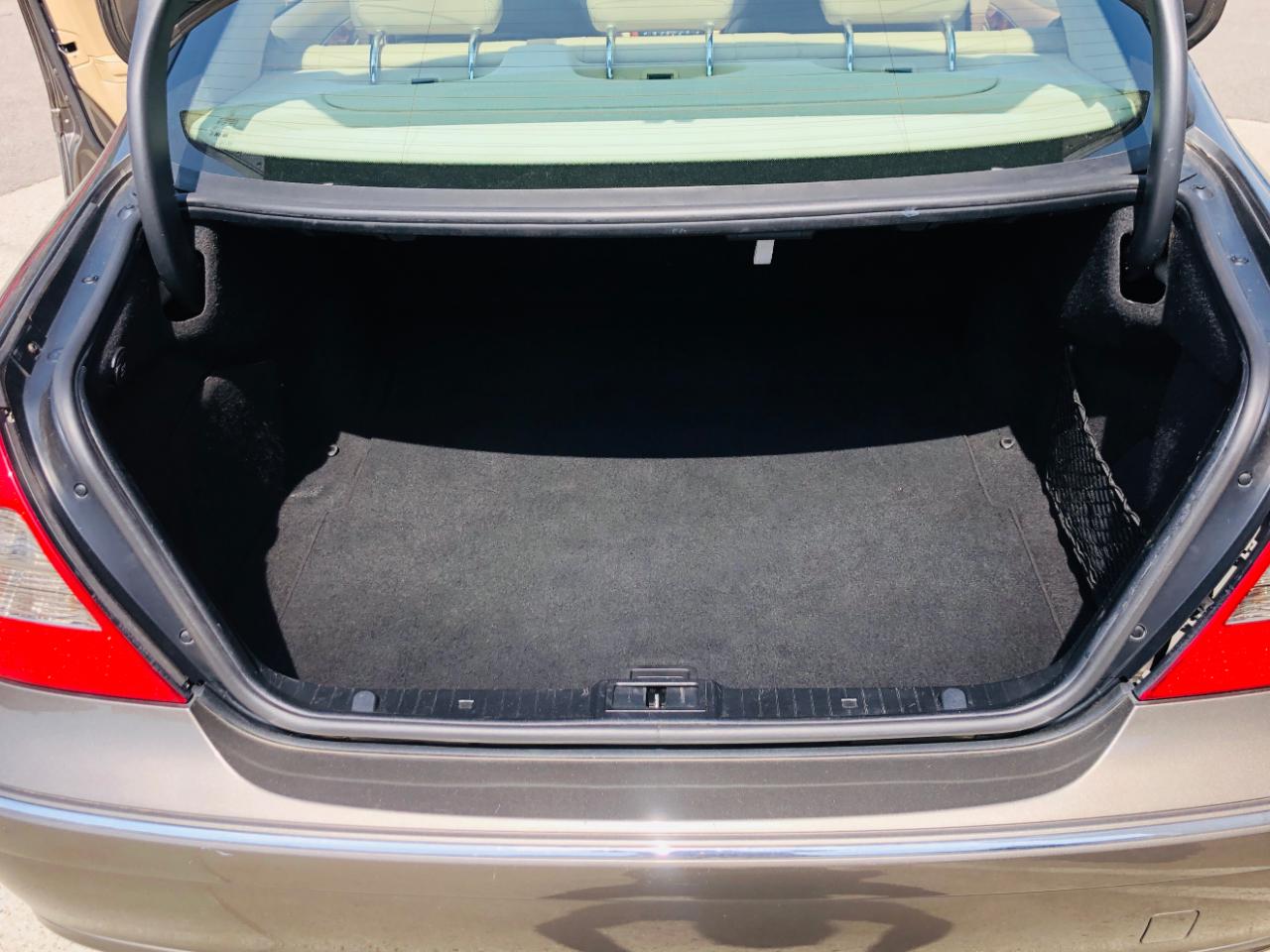 Mercedes-Benz E-Class 4dr Sdn 3.0L BlueTEC RWD 2009