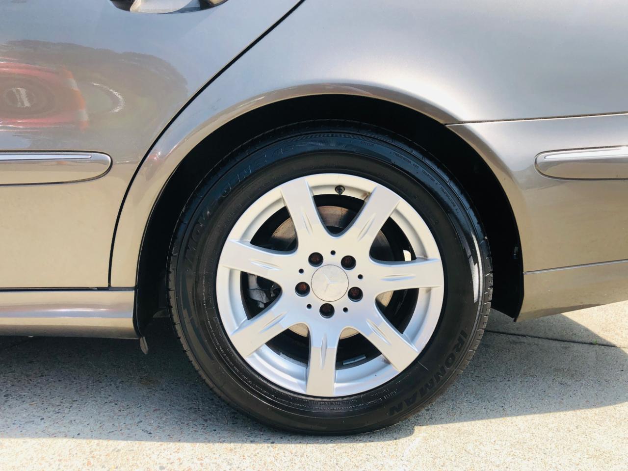 Mercedes-Benz E-Class 4dr Sdn 3.0L BlueTEC RWD 2009