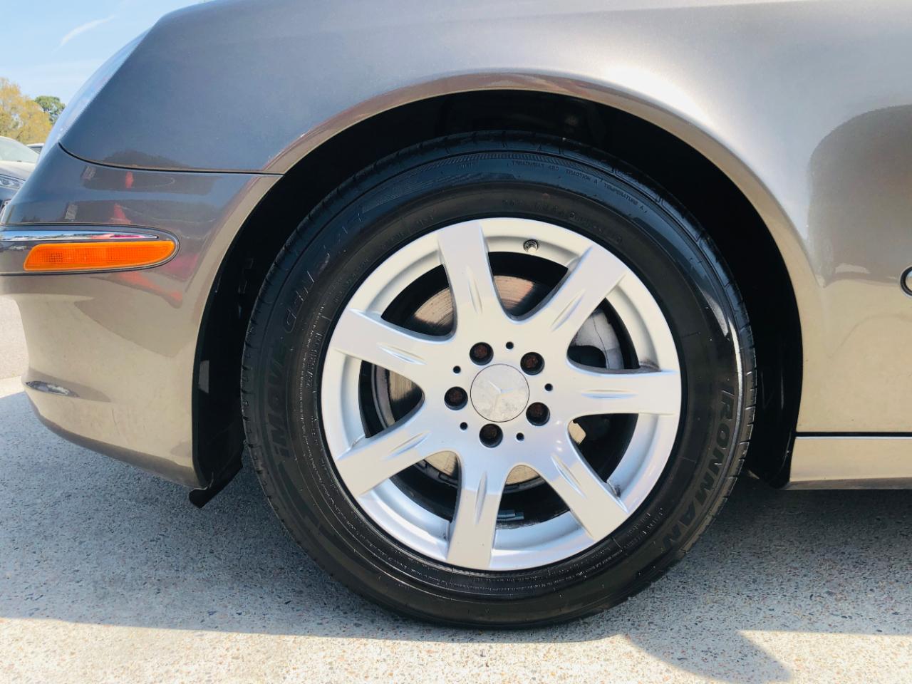 Mercedes-Benz E-Class 4dr Sdn 3.0L BlueTEC RWD 2009