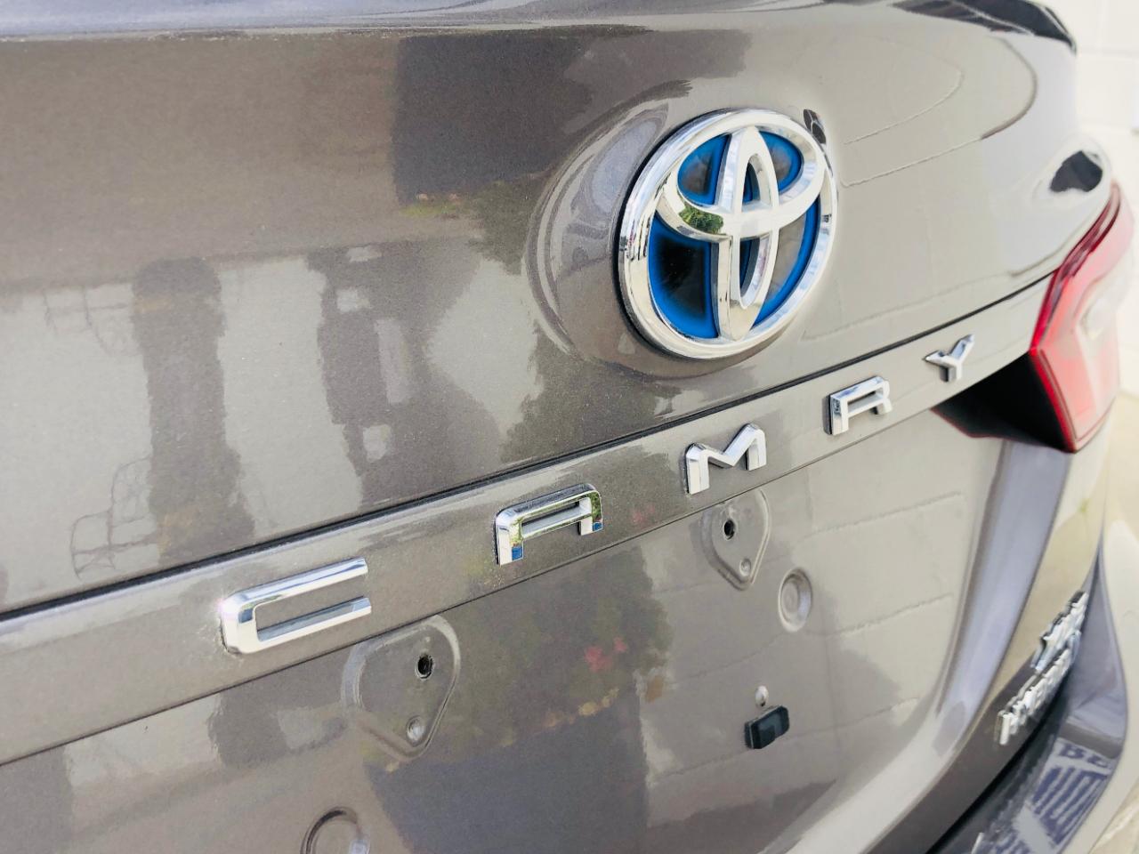 Toyota Camry Hybrid XLE CVT (Natl) 2022