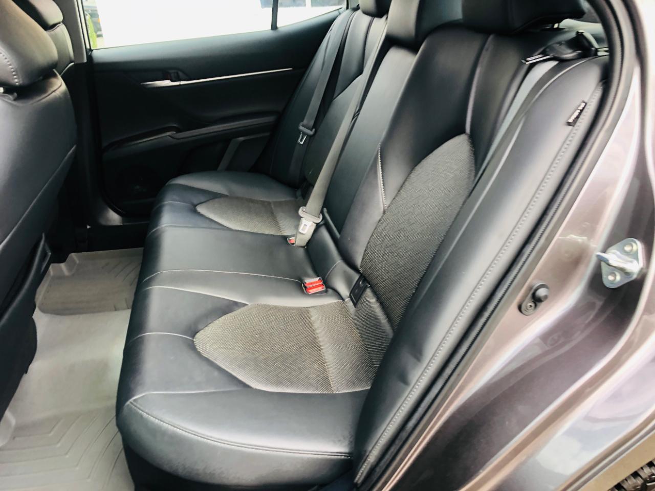 Toyota Camry Hybrid XLE CVT (Natl) 2022