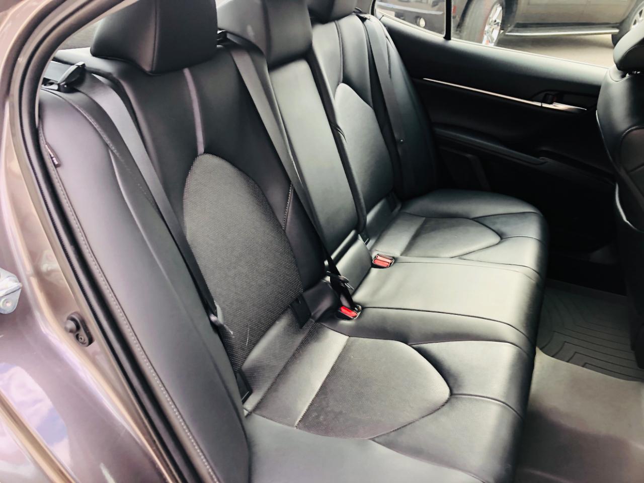 Toyota Camry Hybrid XLE CVT (Natl) 2022