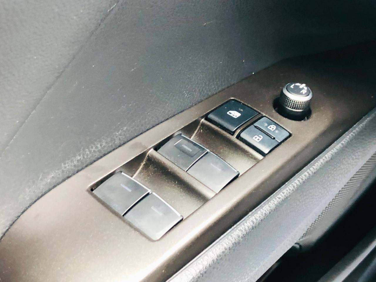 Toyota Camry Hybrid XLE CVT (Natl) 2022