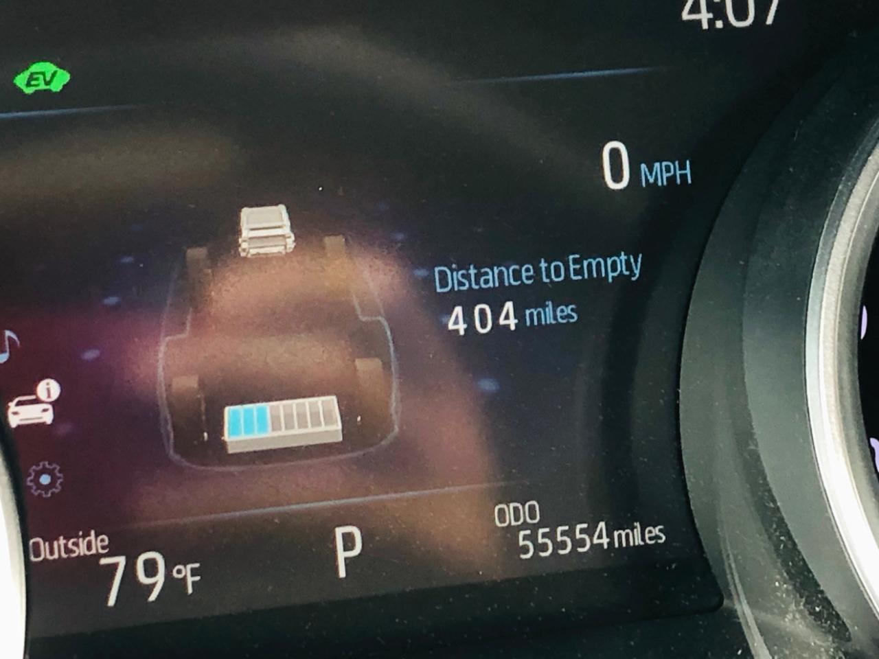 Toyota Camry Hybrid XLE CVT (Natl) 2022