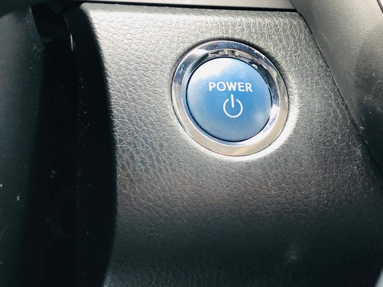 Toyota Camry Hybrid XLE CVT (Natl) 2022