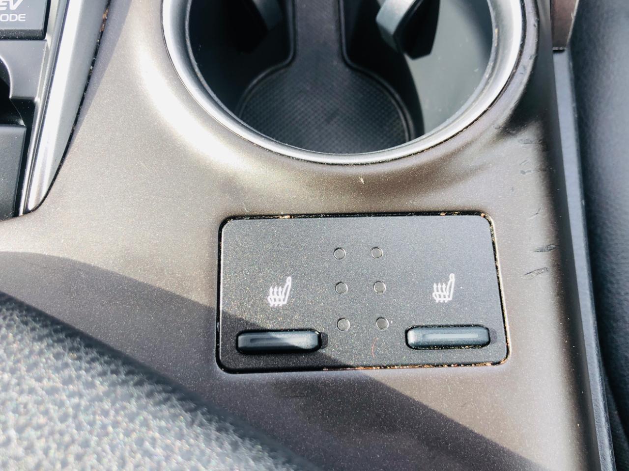 Toyota Camry Hybrid XLE CVT (Natl) 2022