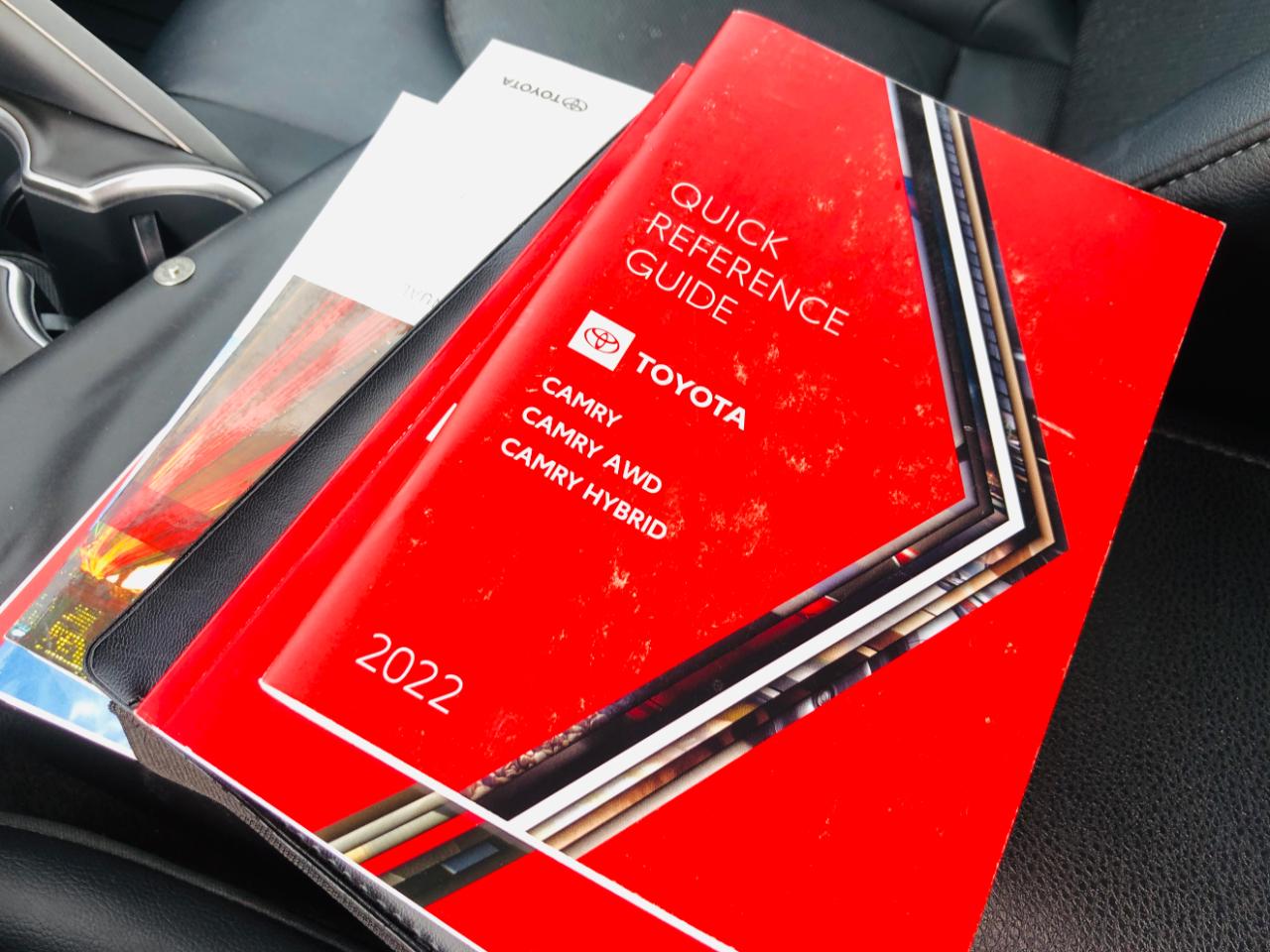 Toyota Camry Hybrid XLE CVT (Natl) 2022