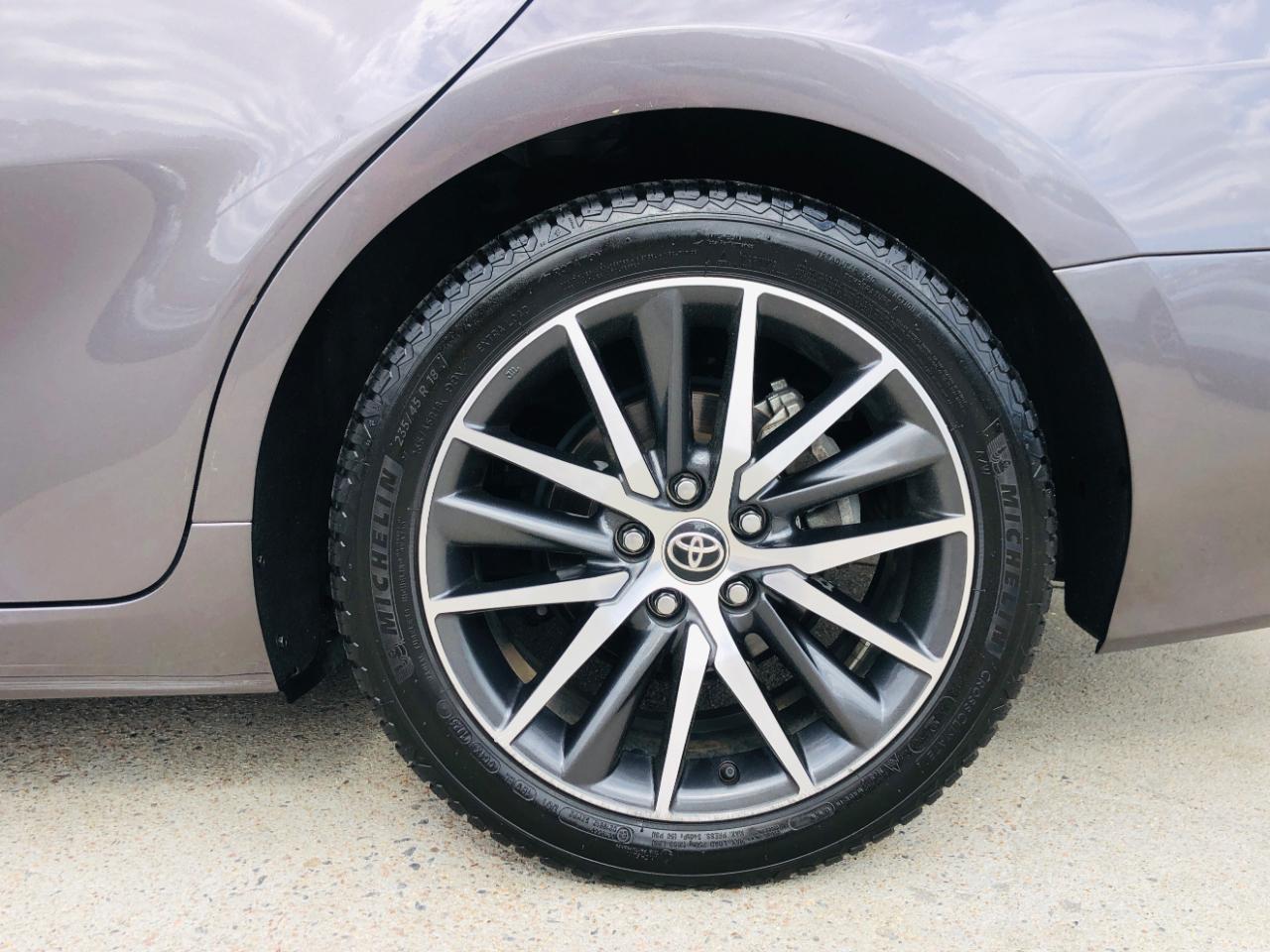 Toyota Camry Hybrid XLE CVT (Natl) 2022