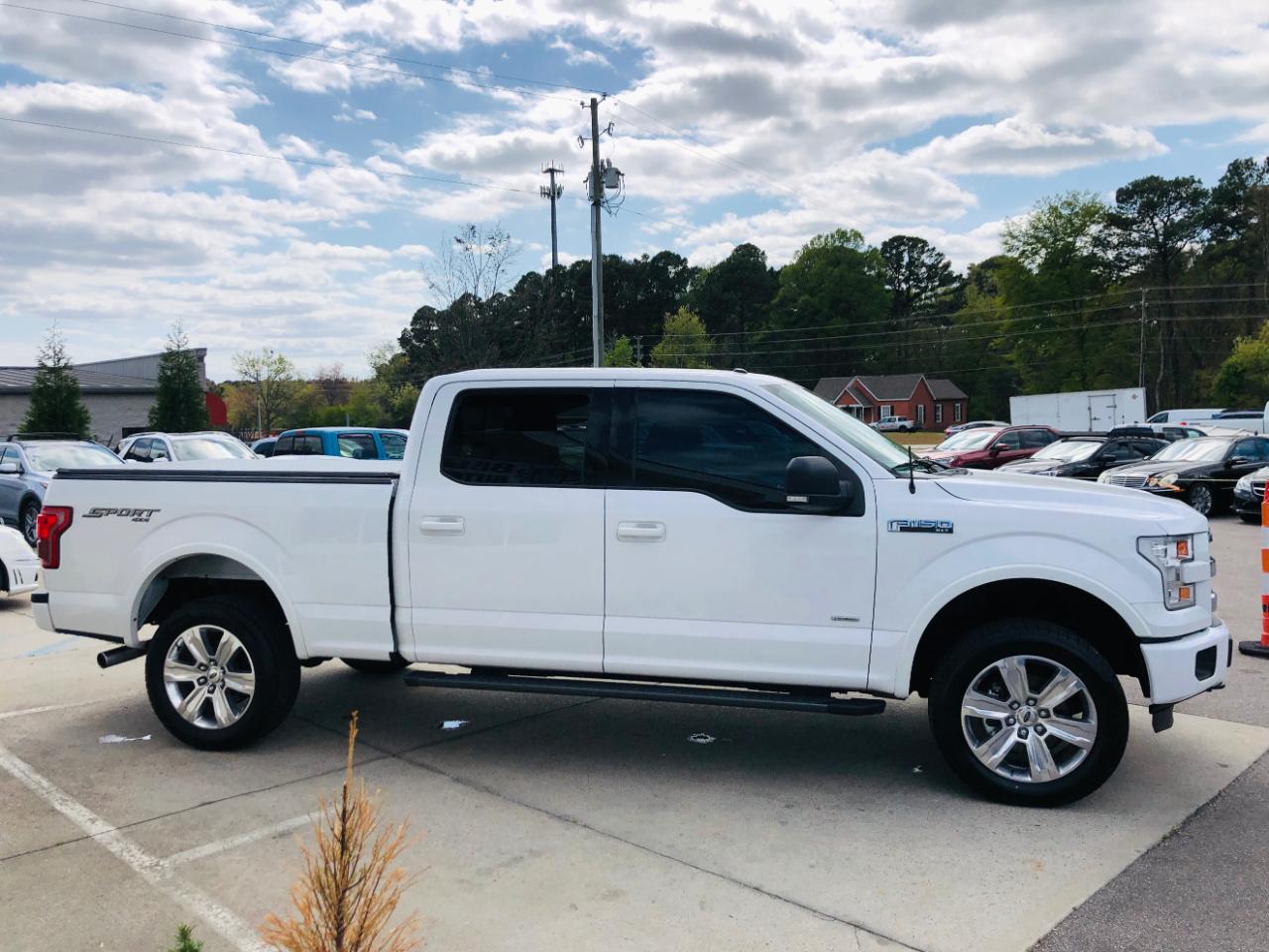 Ford F-150 4WD SuperCrew 157" Lariat w/HD Payload Pkg 2015