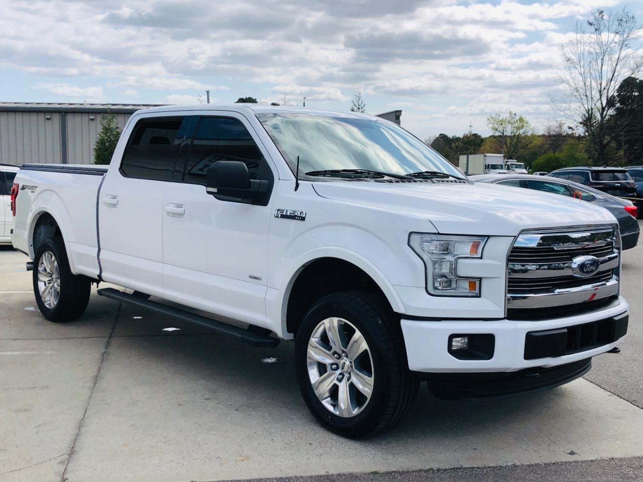 Ford F-150 4WD SuperCrew 157" Lariat w/HD Payload Pkg 2015