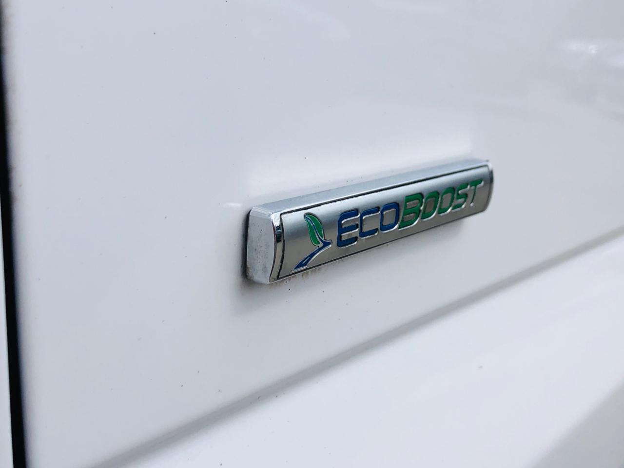 Ford F-150 4WD SuperCrew 157" Lariat w/HD Payload Pkg 2015