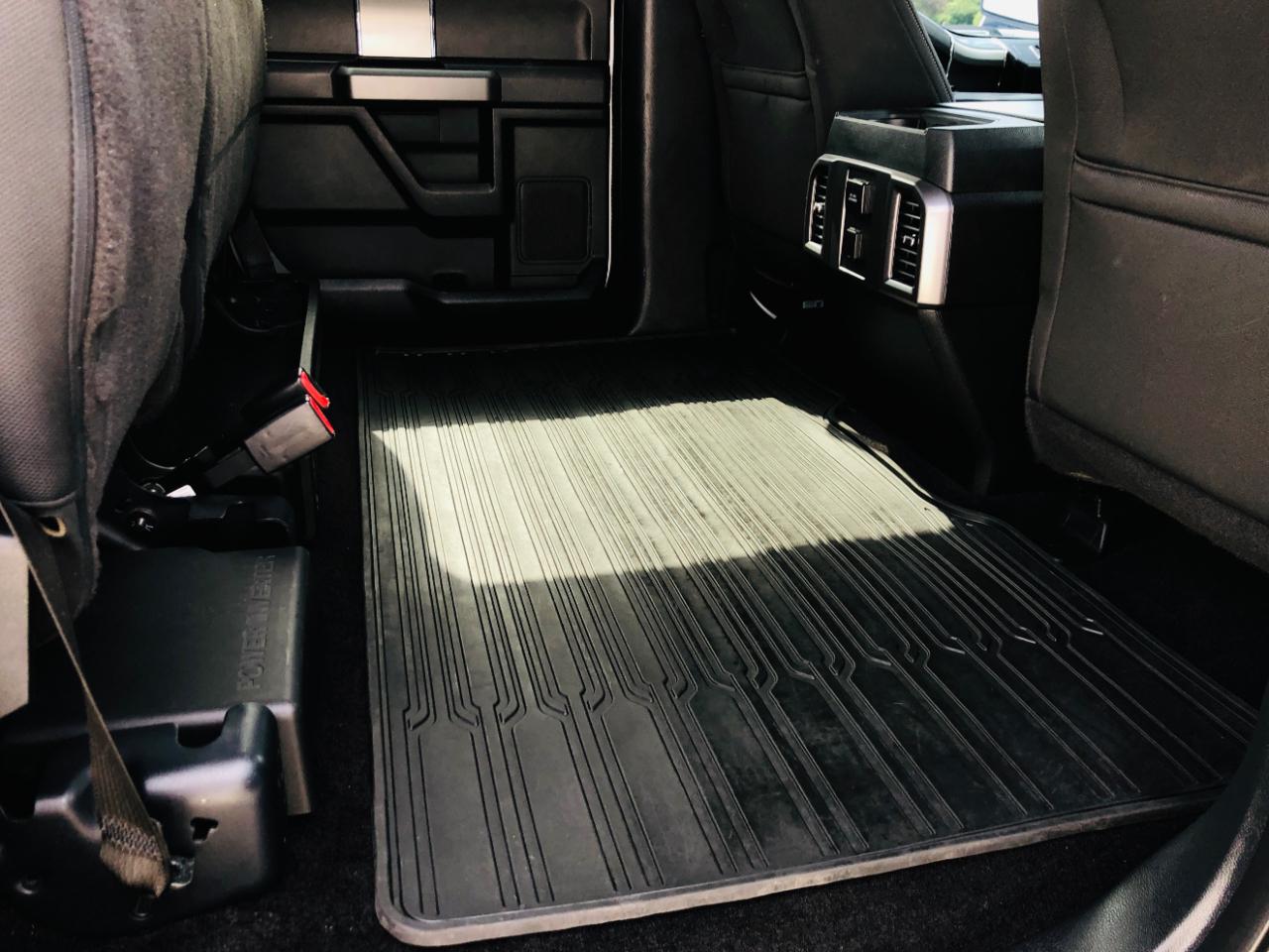 Ford F-150 4WD SuperCrew 157" Lariat w/HD Payload Pkg 2015