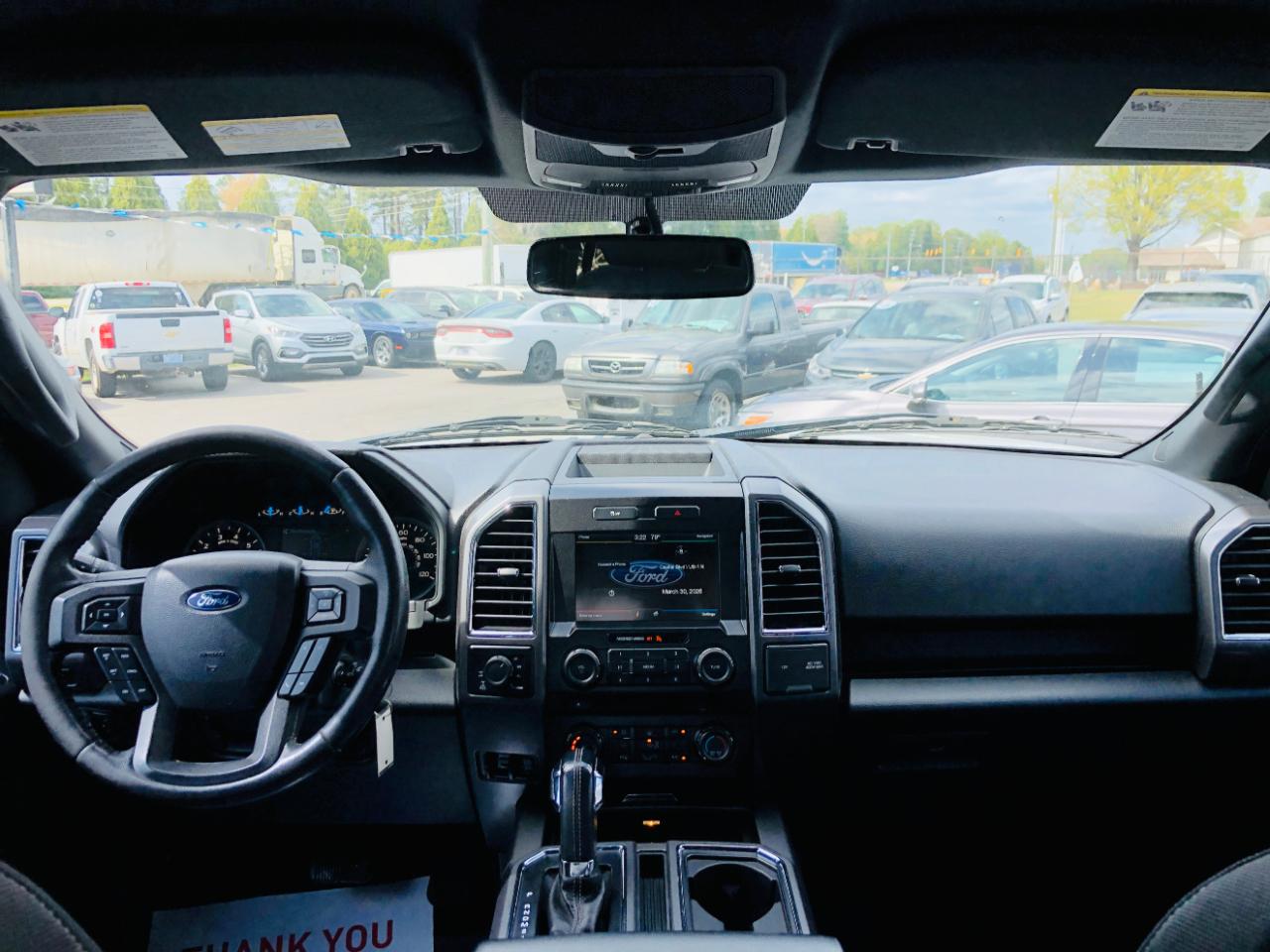 Ford F-150 4WD SuperCrew 157" Lariat w/HD Payload Pkg 2015