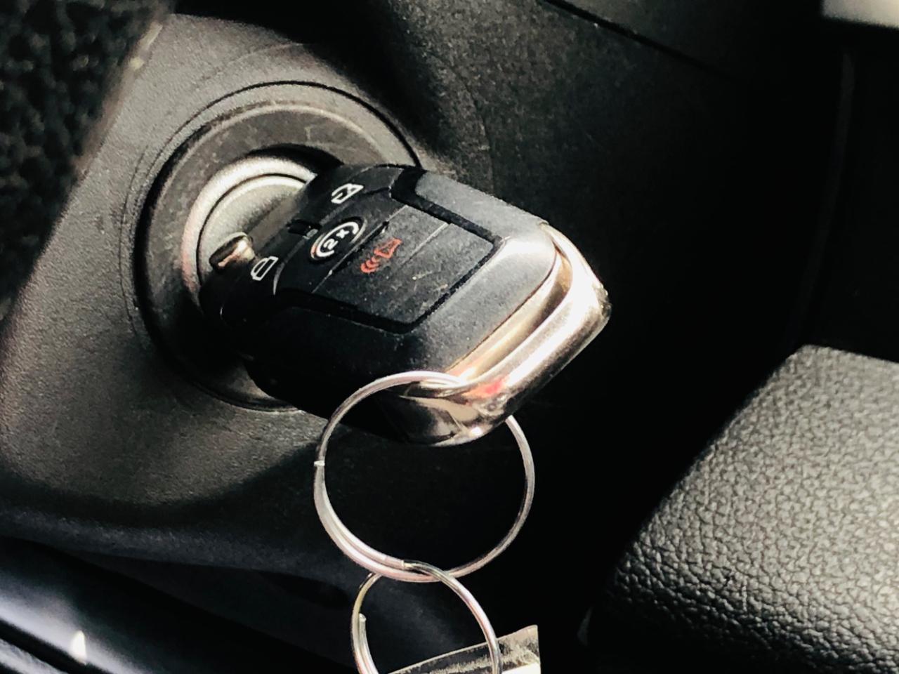 Ford F-150 4WD SuperCrew 157" Lariat w/HD Payload Pkg 2015