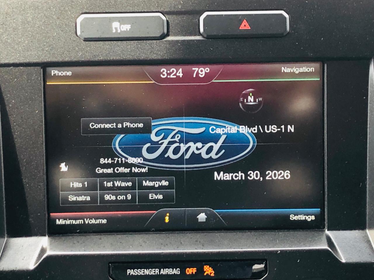 Ford F-150 4WD SuperCrew 157" Lariat w/HD Payload Pkg 2015