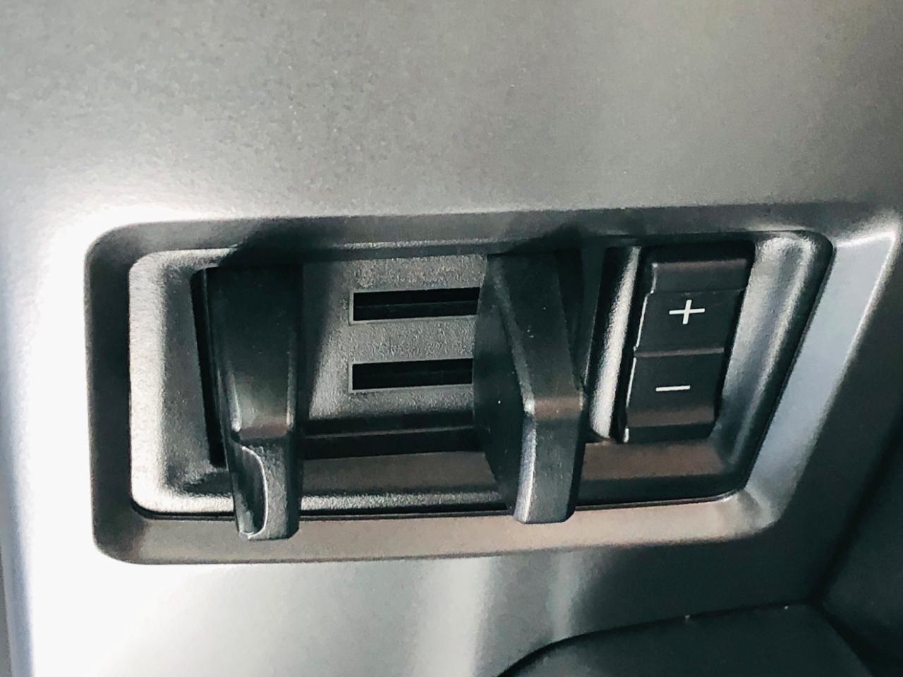 Ford F-150 4WD SuperCrew 157" Lariat w/HD Payload Pkg 2015