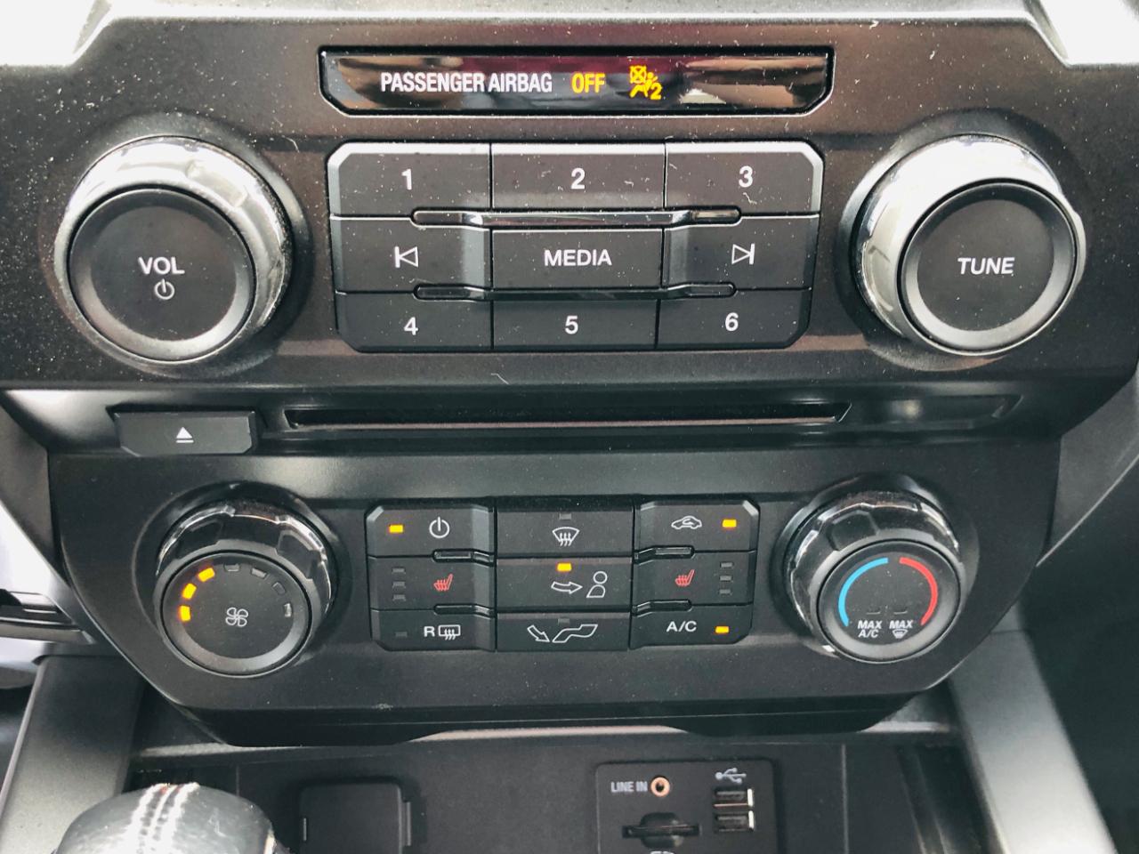 Ford F-150 4WD SuperCrew 157" Lariat w/HD Payload Pkg 2015