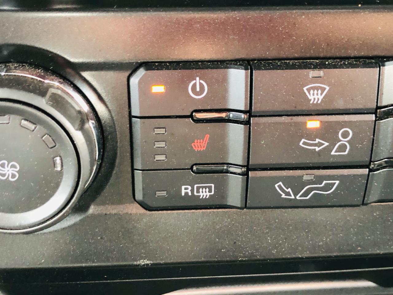 Ford F-150 4WD SuperCrew 157" Lariat w/HD Payload Pkg 2015