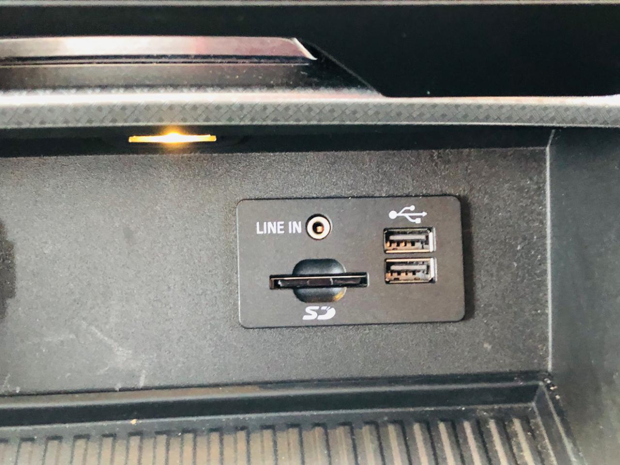 Ford F-150 4WD SuperCrew 157" Lariat w/HD Payload Pkg 2015