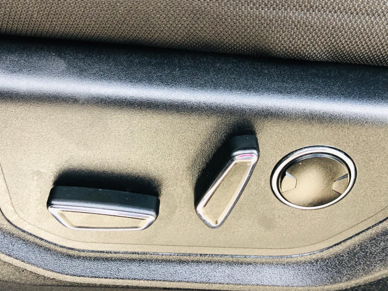 Ford F-150 4WD SuperCrew 157" Lariat w/HD Payload Pkg 2015