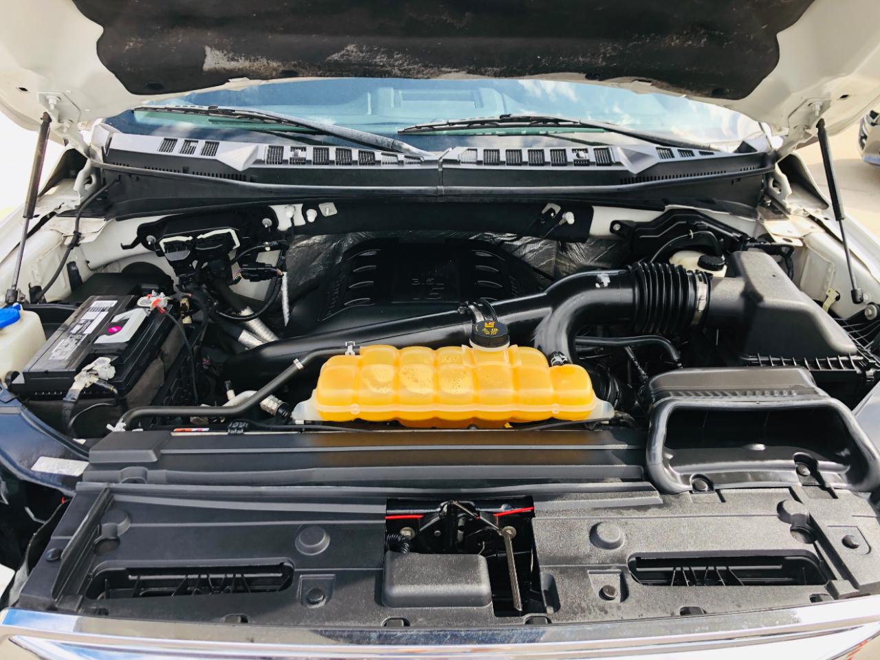 Ford F-150 4WD SuperCrew 157" Lariat w/HD Payload Pkg 2015