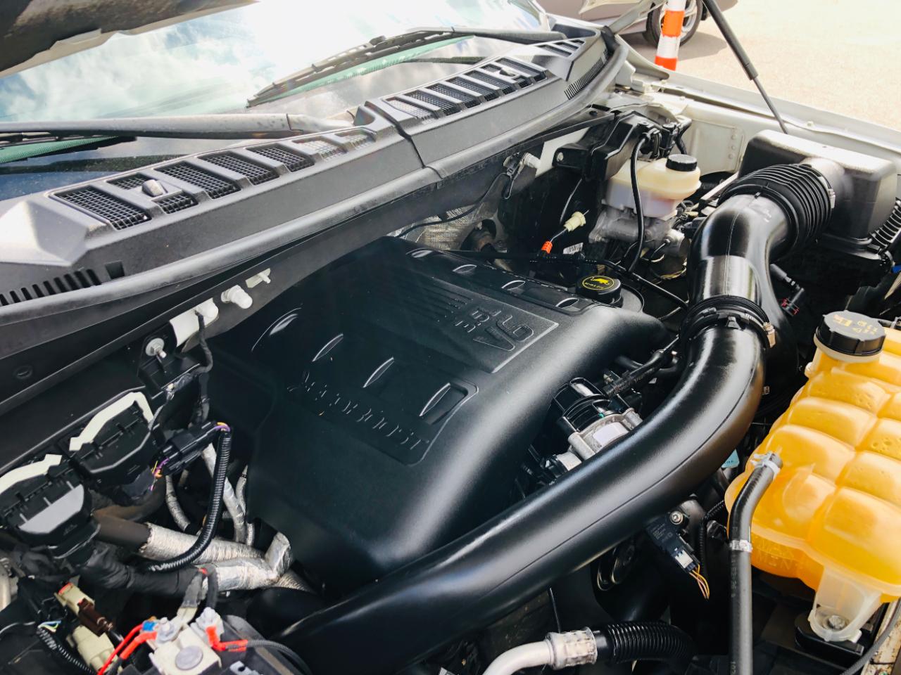 Ford F-150 4WD SuperCrew 157" Lariat w/HD Payload Pkg 2015