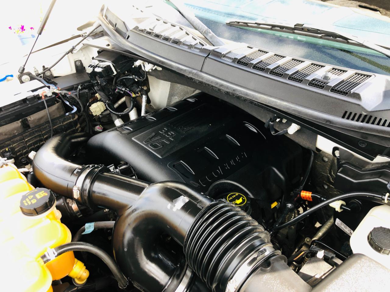 Ford F-150 4WD SuperCrew 157" Lariat w/HD Payload Pkg 2015