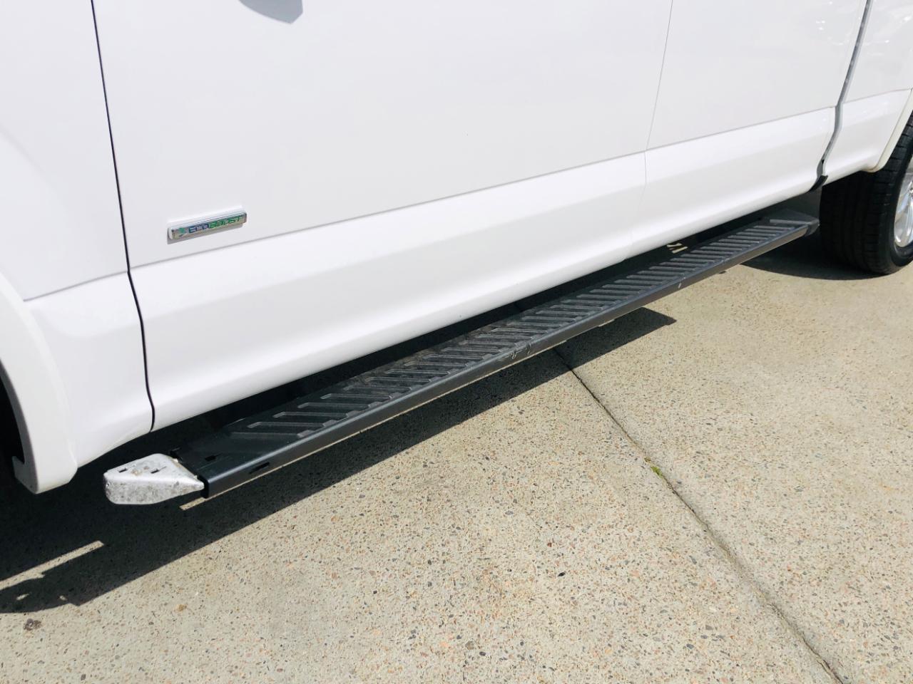 Ford F-150 4WD SuperCrew 157" Lariat w/HD Payload Pkg 2015