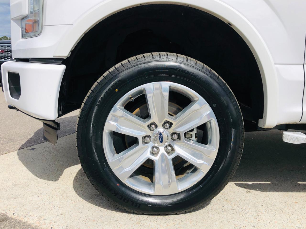 Ford F-150 4WD SuperCrew 157" Lariat w/HD Payload Pkg 2015