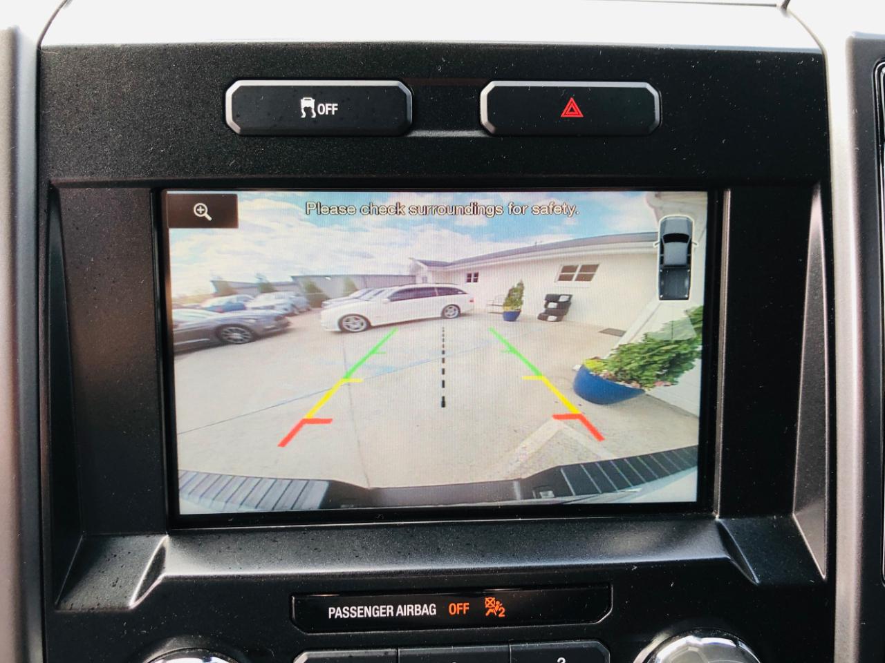 Ford F-150 4WD SuperCrew 157" Lariat w/HD Payload Pkg 2015