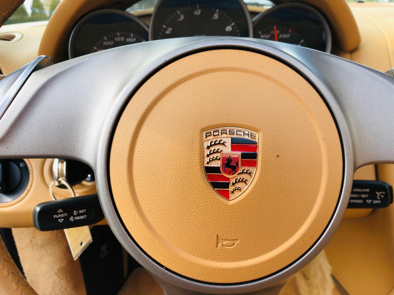 Porsche Boxster 2dr Roadster 2010