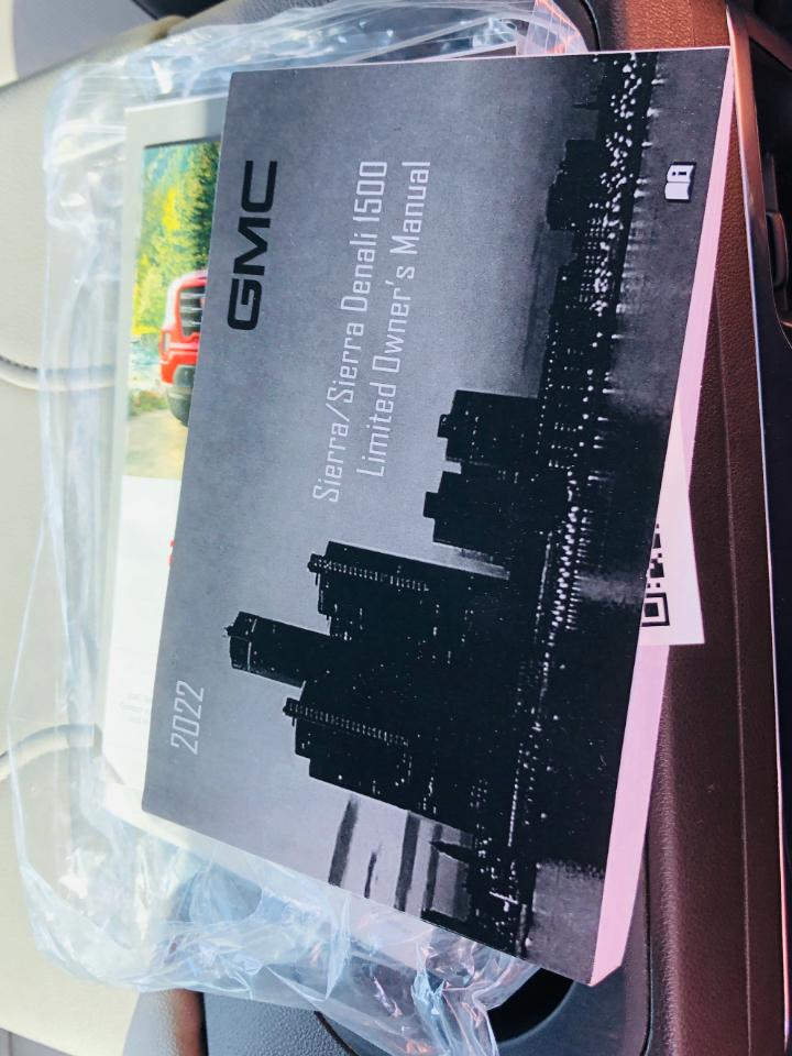 GMC Sierra 1500 Limited 4WD Crew Cab 147" SLT 2022