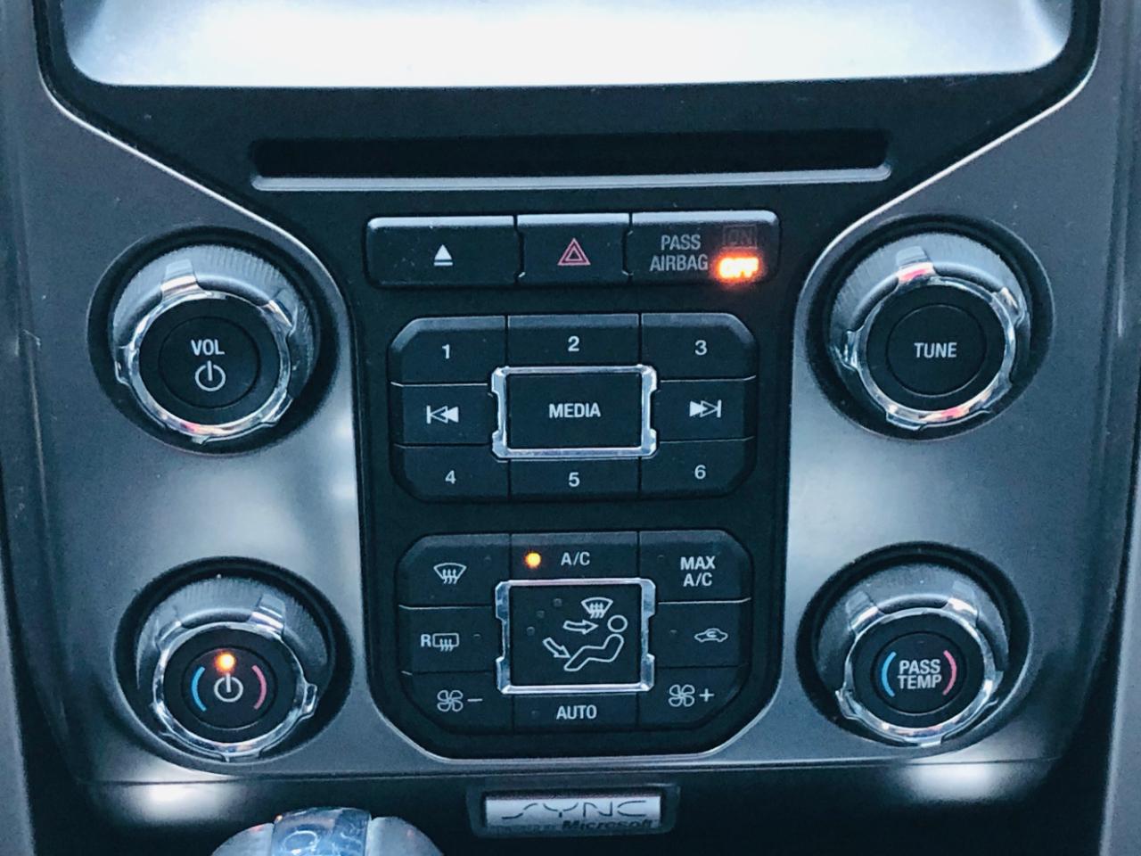 Ford F-150 4WD SuperCrew 145" Platinum 2014