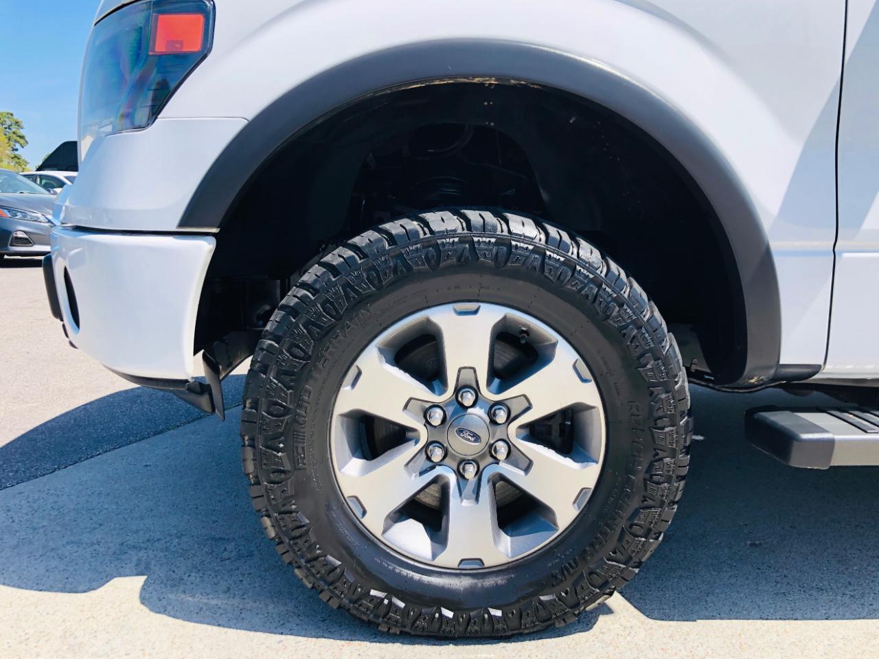 Ford F-150 4WD SuperCrew 145" Platinum 2014