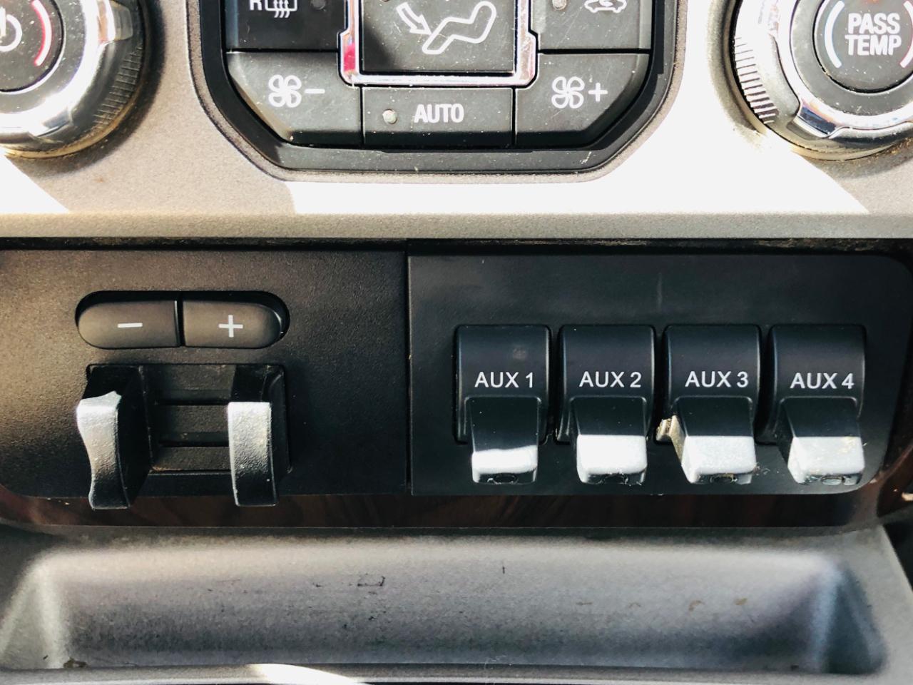 Ford Super Duty F-250 SRW 4WD Crew Cab 172" Lariat 2015