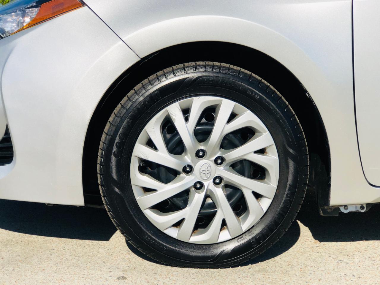 Toyota Corolla 50th Anniversary Special Edition CVT (Natl) 2017