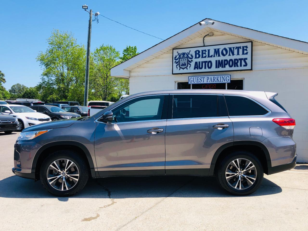 Toyota Highlander LE V6 FWD (Natl) 2019
