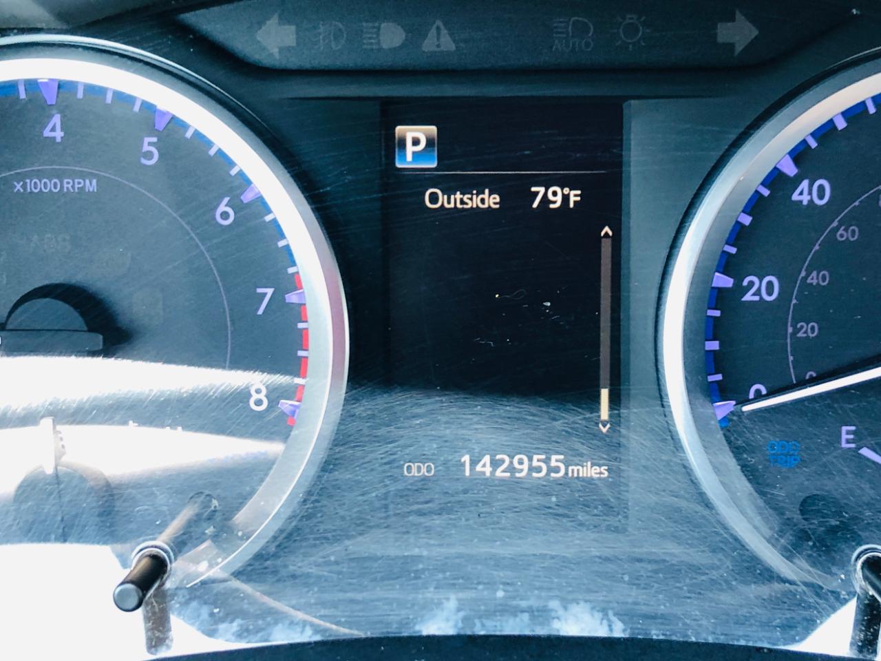 Toyota Highlander LE V6 FWD (Natl) 2019