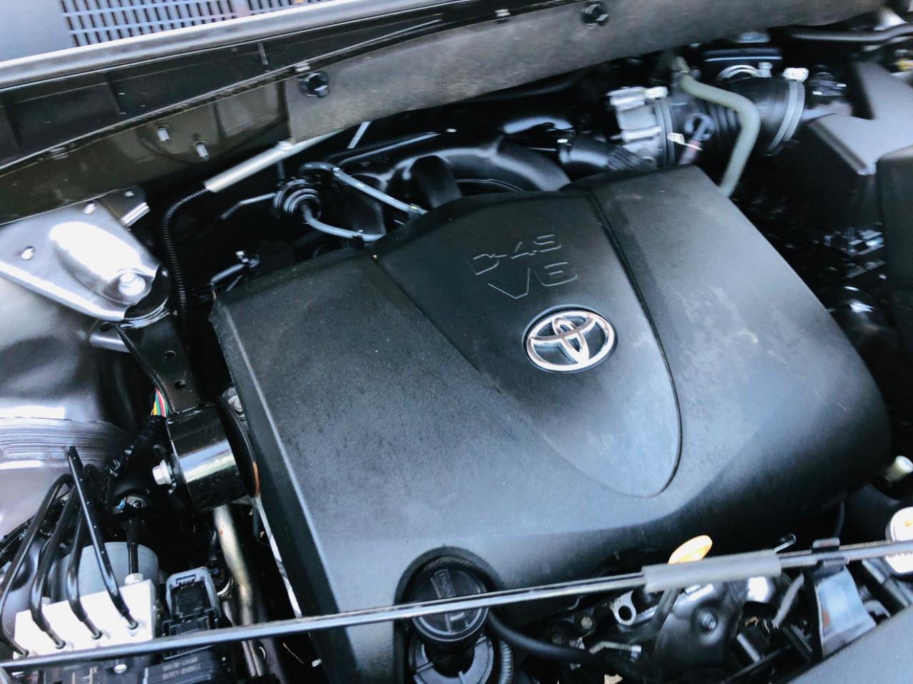Toyota Highlander LE V6 FWD (Natl) 2019