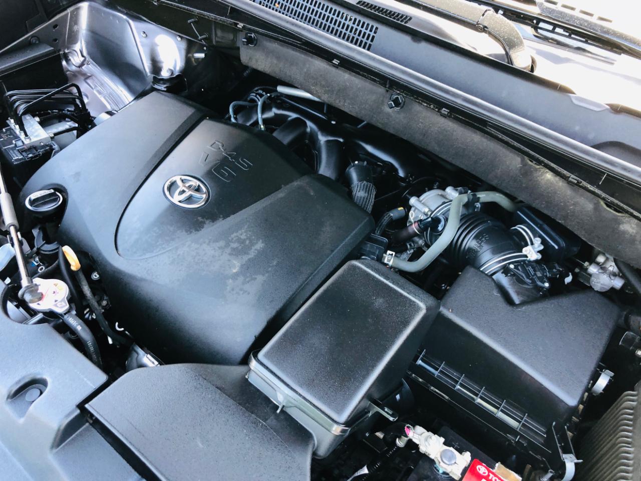 Toyota Highlander LE V6 FWD (Natl) 2019