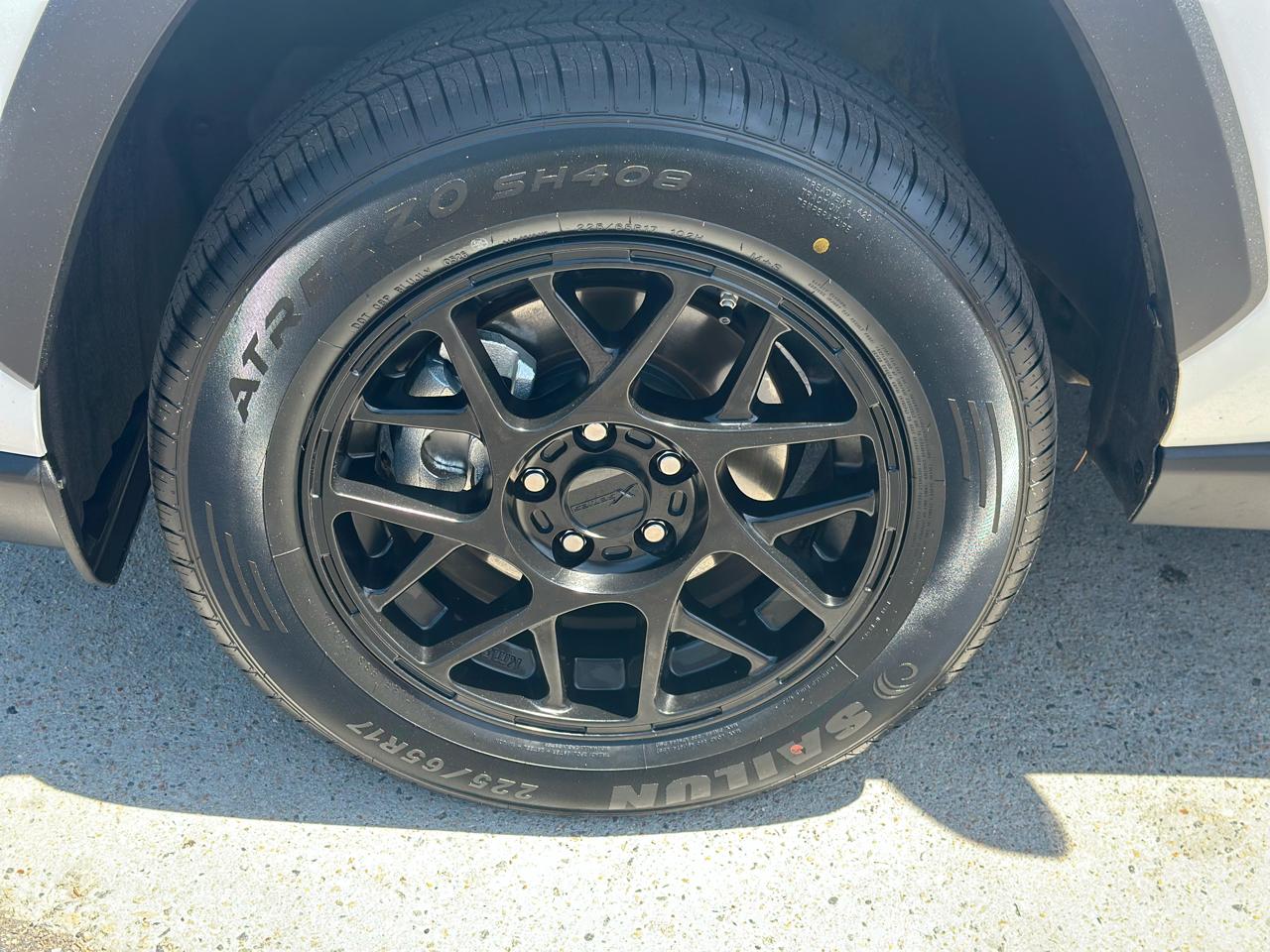 Toyota RAV4 XLE FWD (Natl) 2025