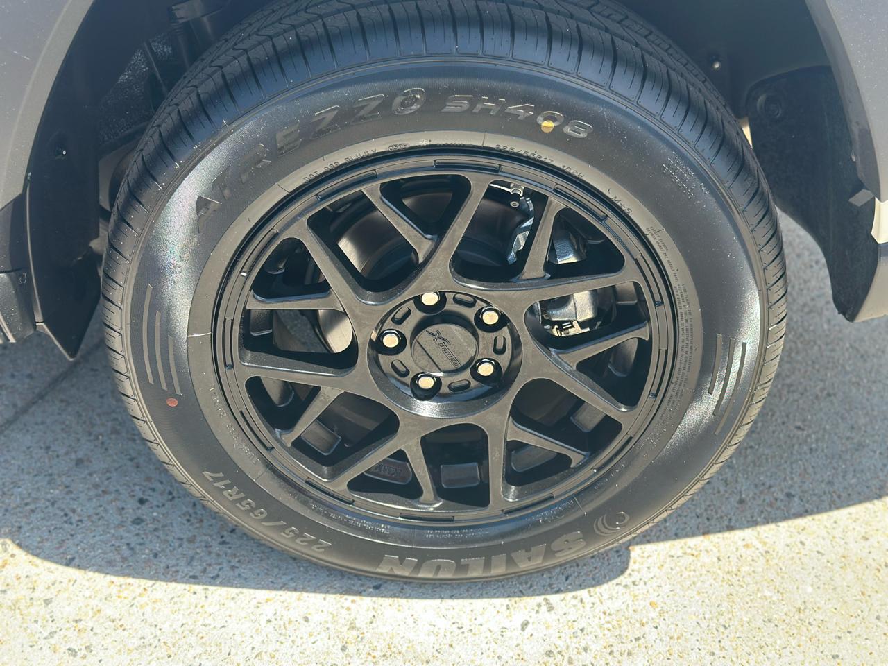 Toyota RAV4 XLE FWD (Natl) 2025