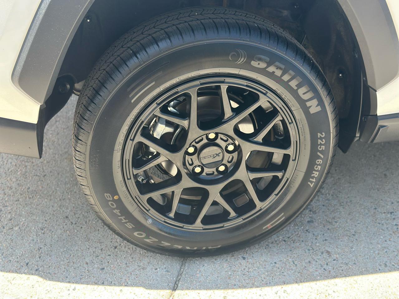 Toyota RAV4 XLE FWD (Natl) 2025