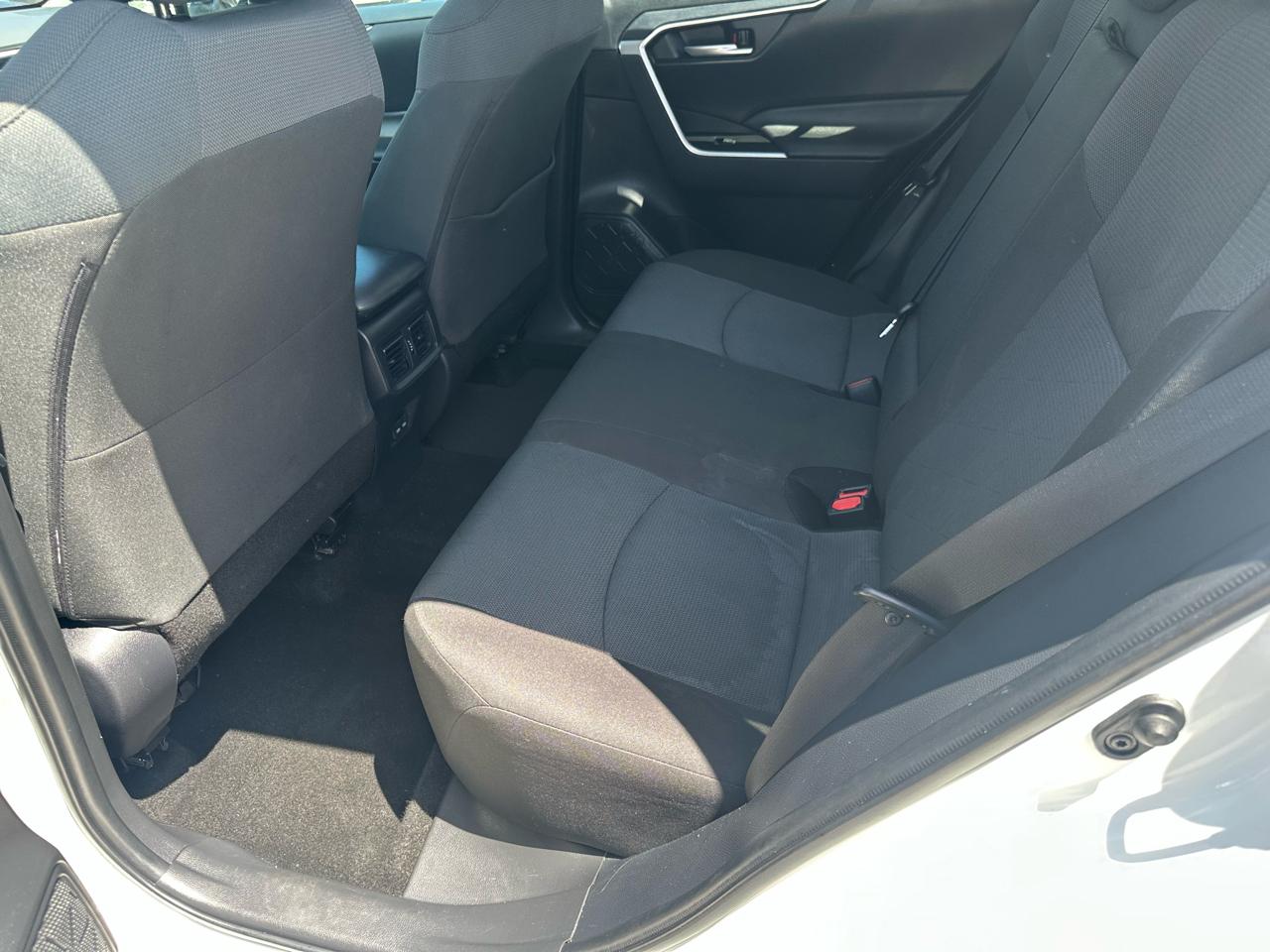 Toyota RAV4 XLE FWD (Natl) 2025